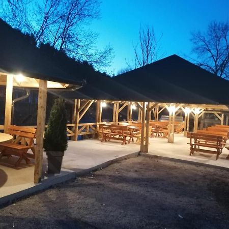 Rivera Club Bed and Breakfast Raška Buitenkant foto