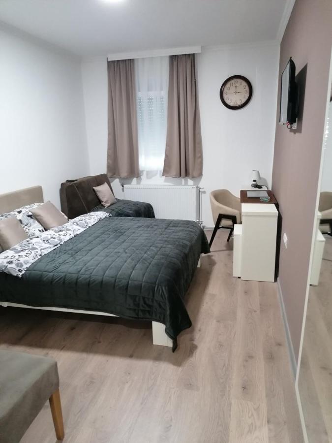 Rivera Club Bed and Breakfast Raška Buitenkant foto