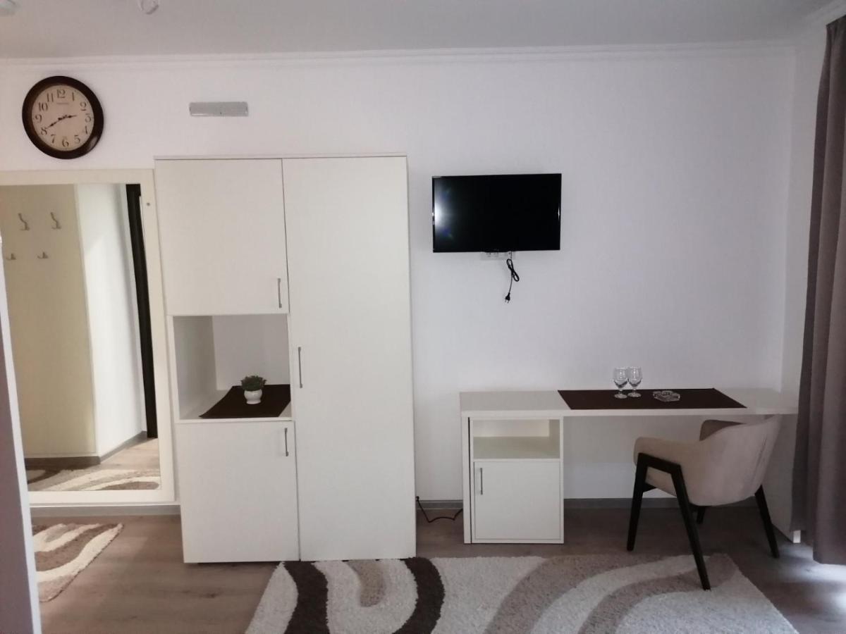 Rivera Club Bed and Breakfast Raška Buitenkant foto