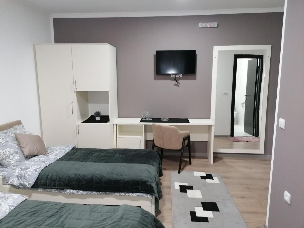 Rivera Club Bed and Breakfast Raška Buitenkant foto