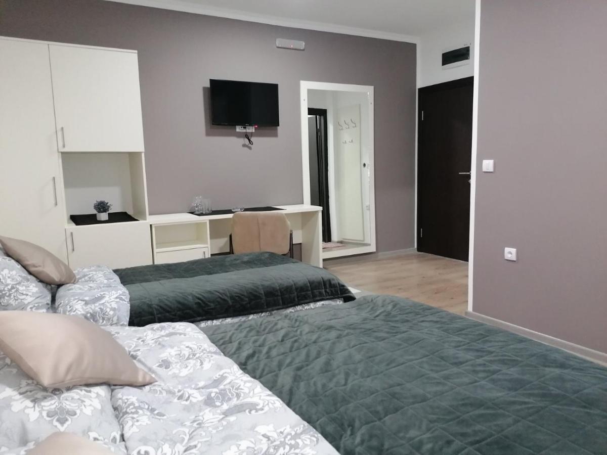 Rivera Club Bed and Breakfast Raška Buitenkant foto