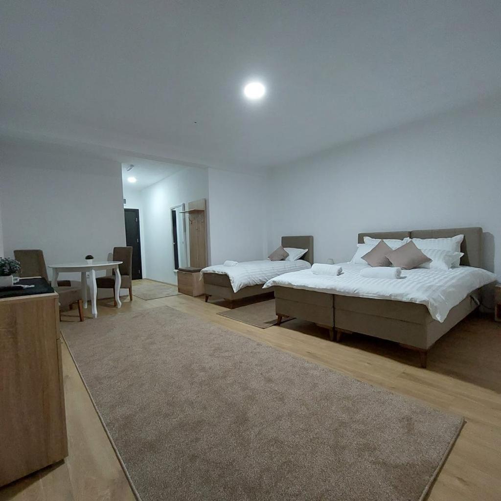 Rivera Club Bed and Breakfast Raška Buitenkant foto