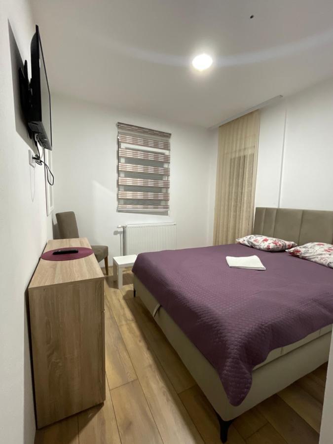 Rivera Club Bed and Breakfast Raška Buitenkant foto